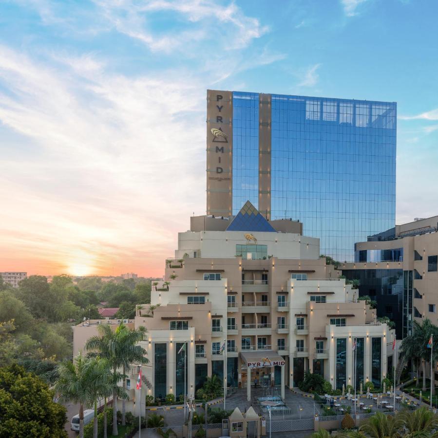 Pyramid Continental Hotel Djouba Extérieur photo