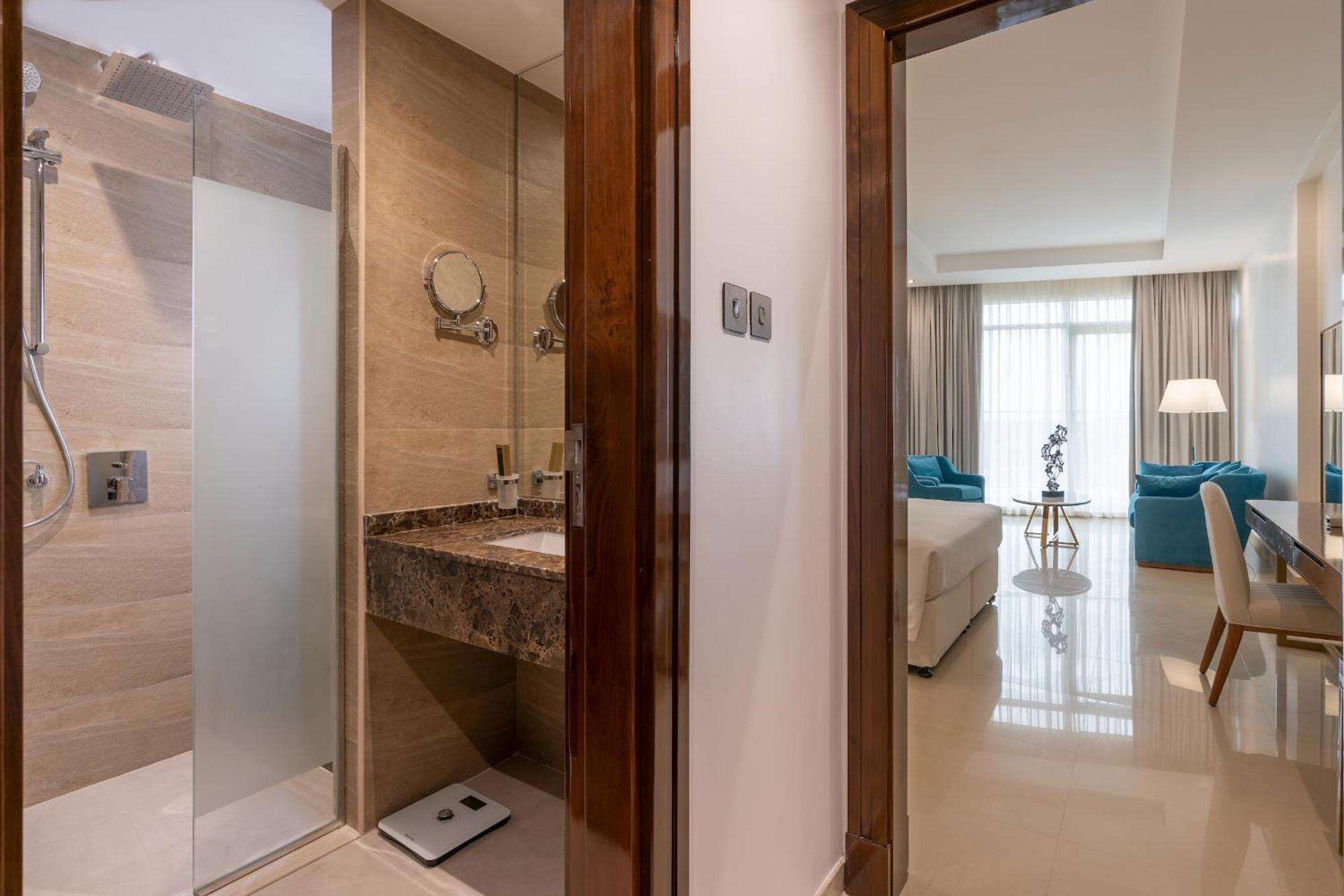 Pyramid Continental Hotel Djouba Chambre photo