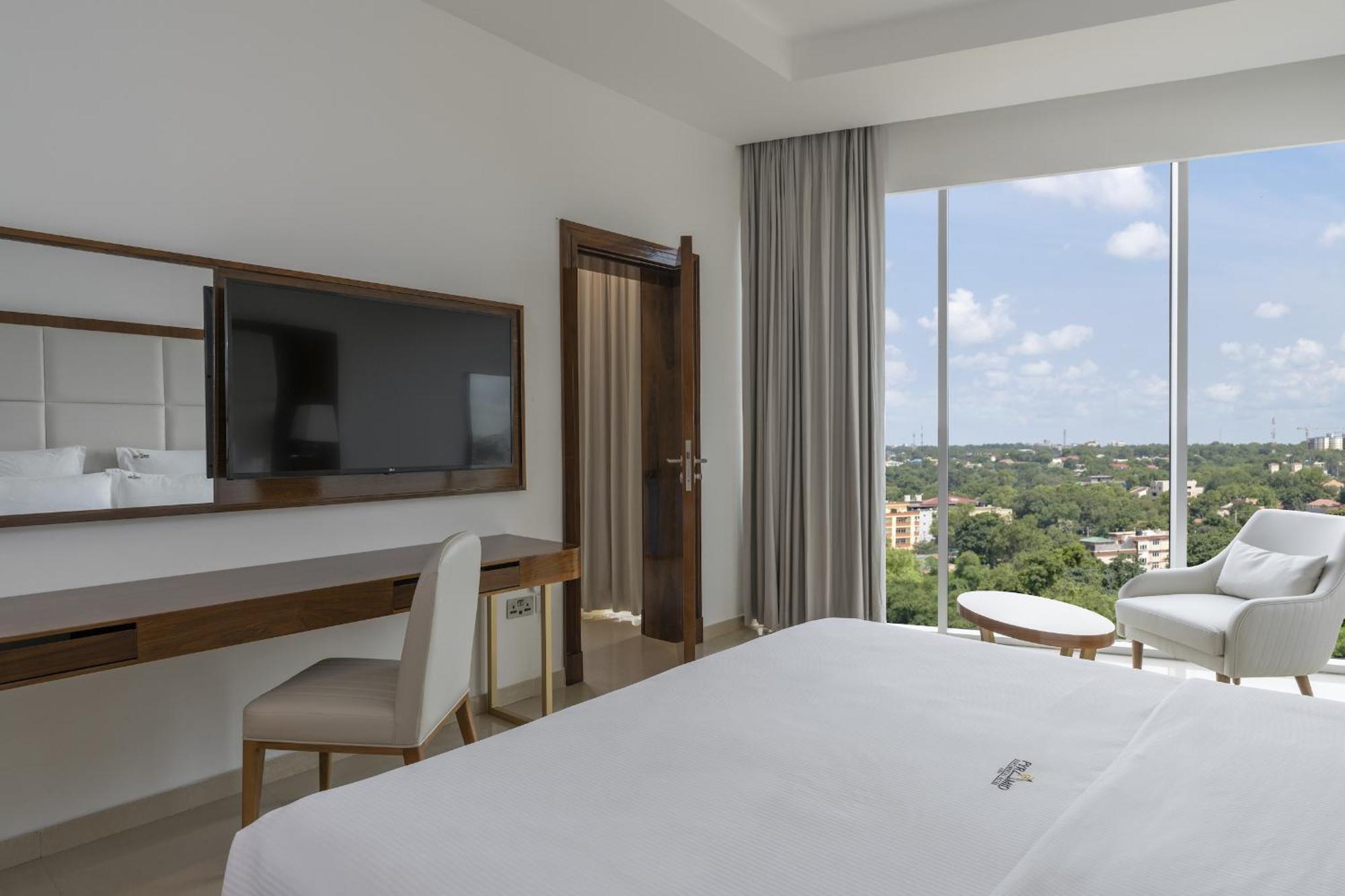 Pyramid Continental Hotel Djouba Chambre photo