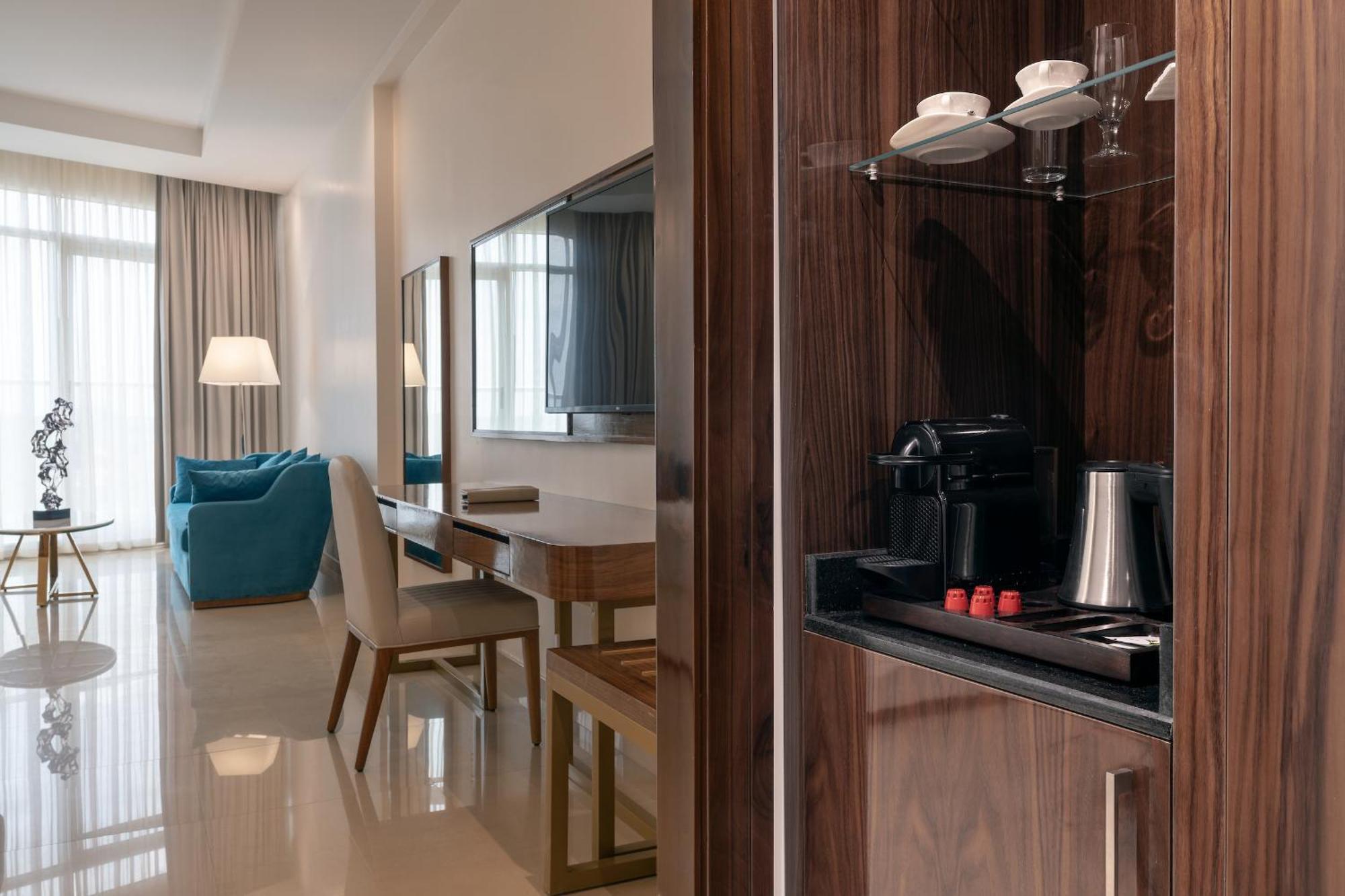 Pyramid Continental Hotel Djouba Chambre photo