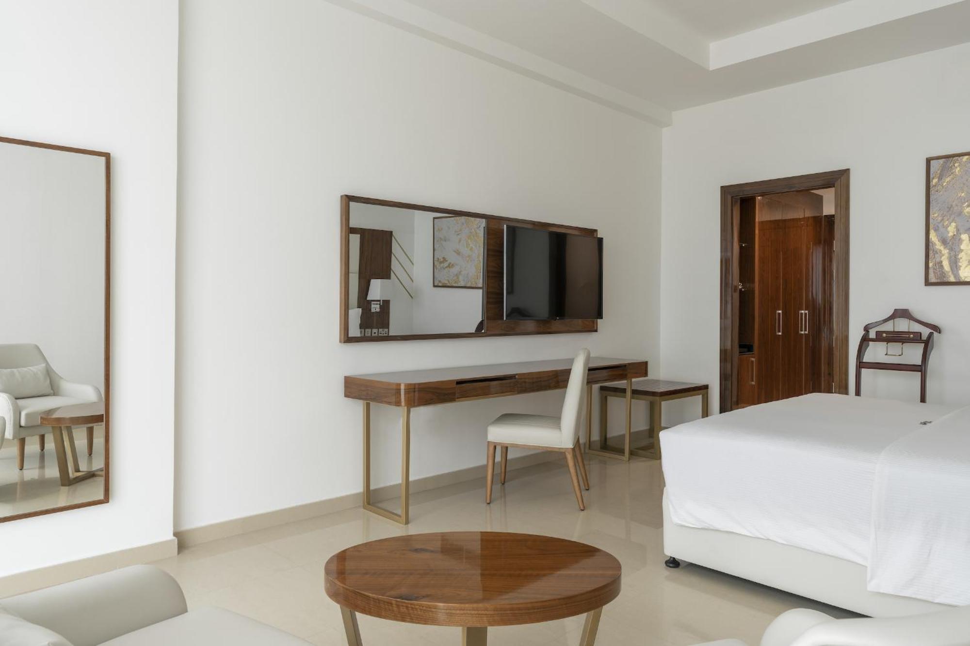 Pyramid Continental Hotel Djouba Chambre photo