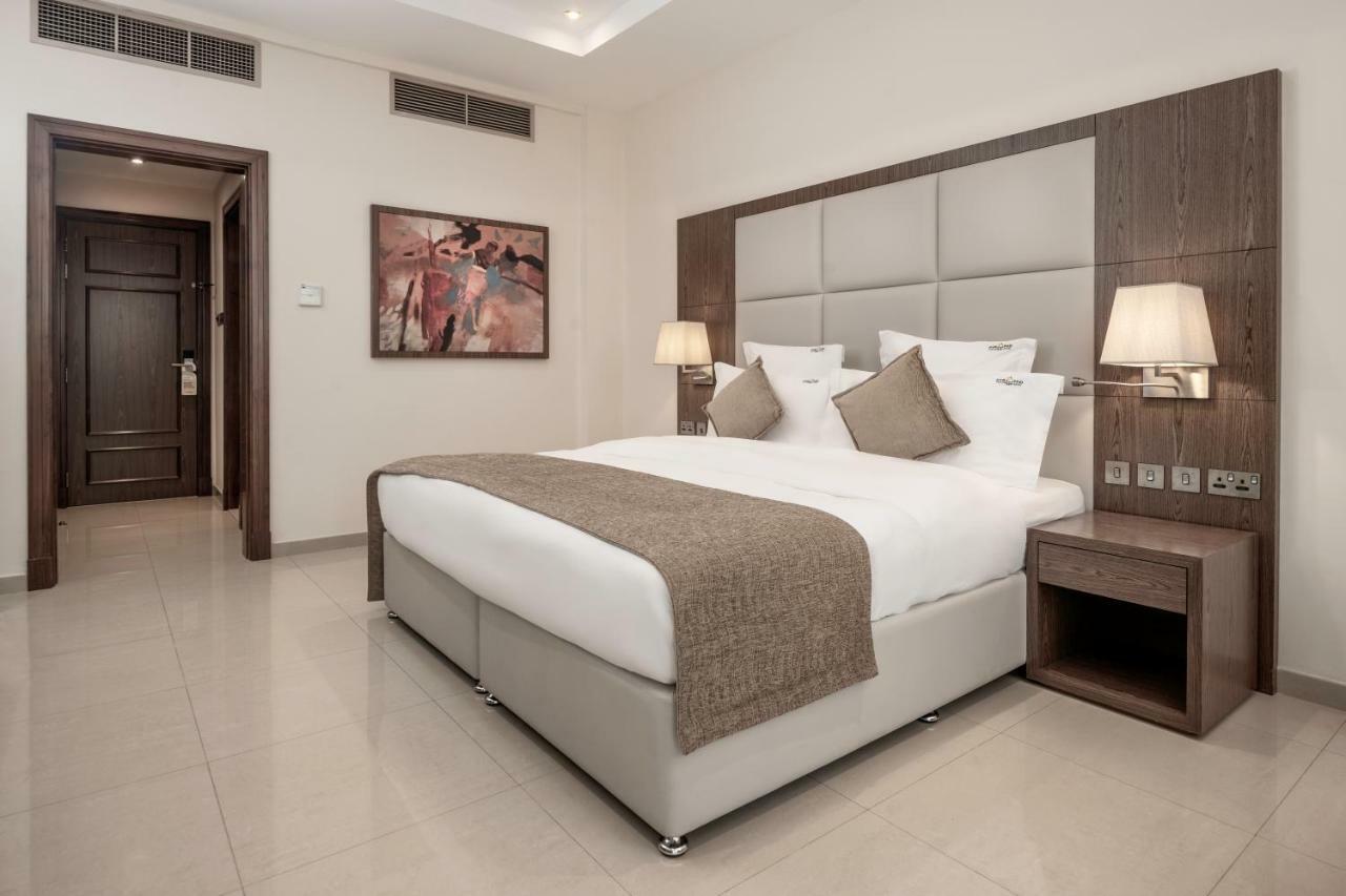 Pyramid Continental Hotel Djouba Extérieur photo
